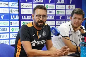 包含赫塔费主场失利，需反思战术问题的词条